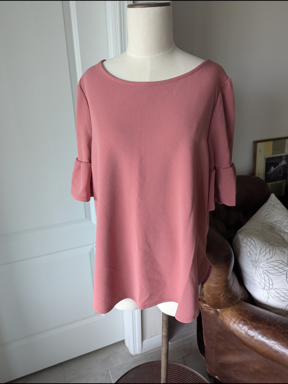 Green Envelope Dusty Rose Short Sleeve Scoop Neck Top
